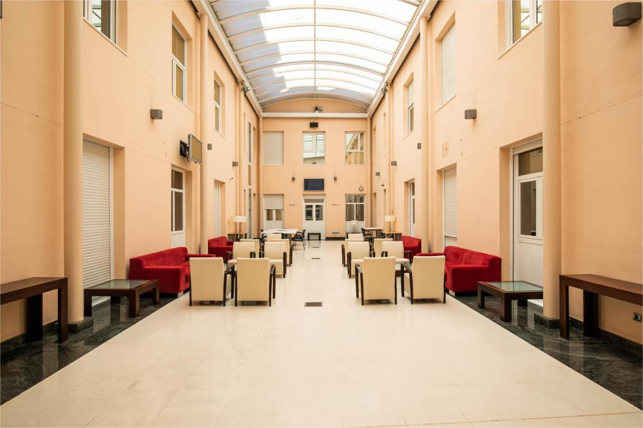 Micampus Aranjuez Student Residence Exteriör bild